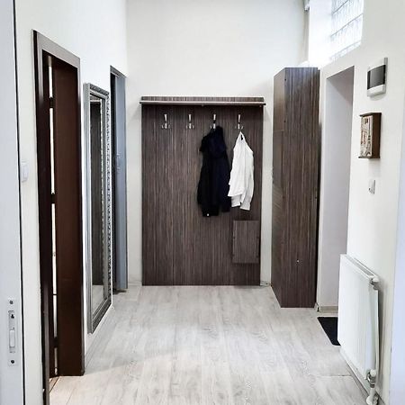 Simi Central Apartment Oradea Eksteriør billede