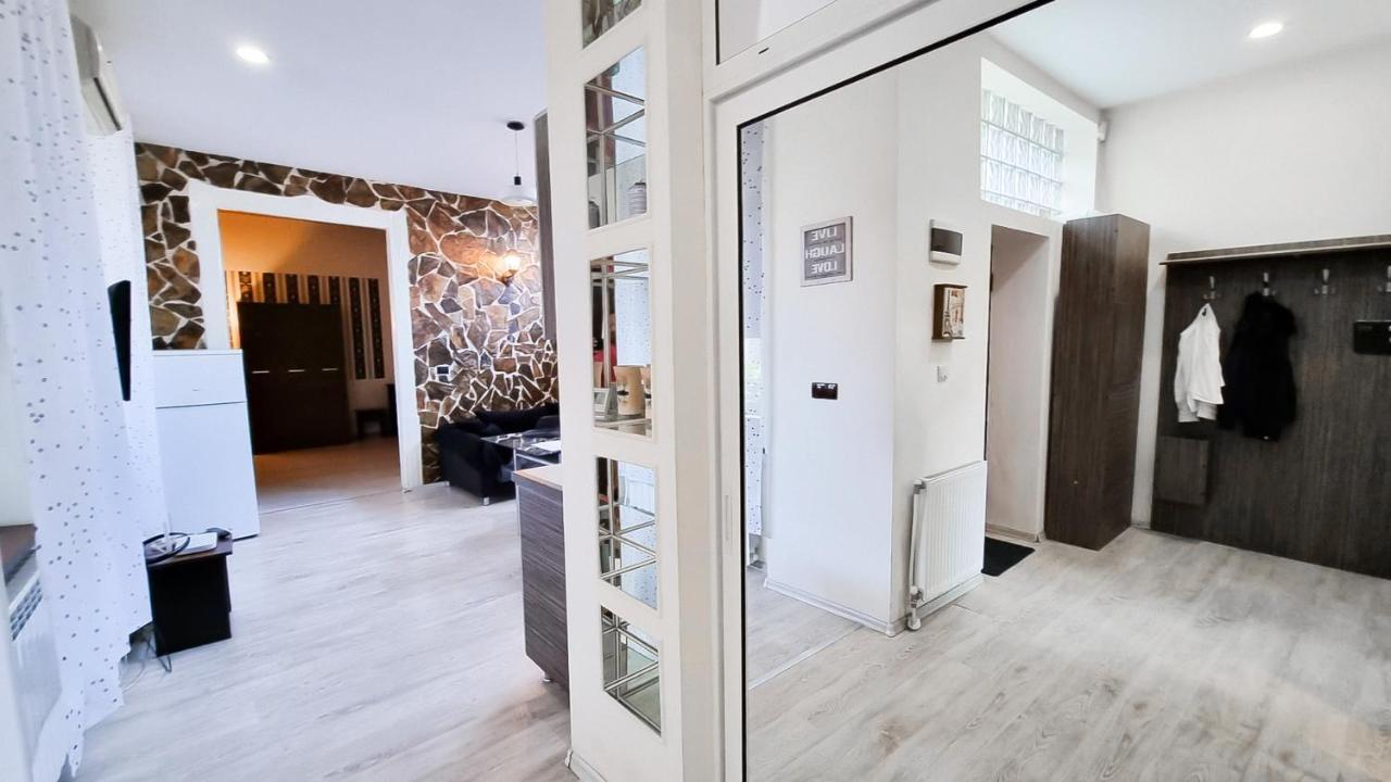 Simi Central Apartment Oradea Eksteriør billede