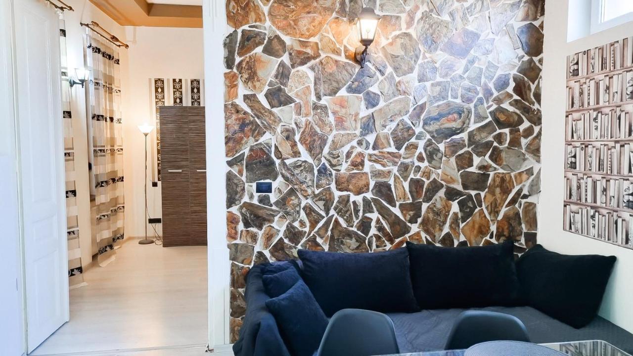 Simi Central Apartment Oradea Eksteriør billede